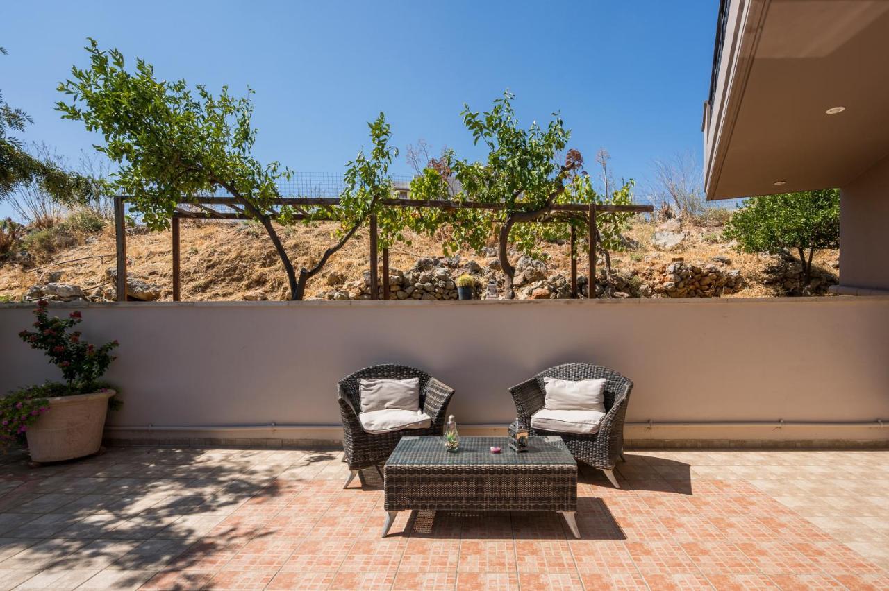 Tholos Apartments Ханья Экстерьер фото